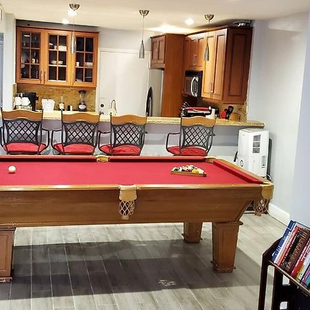 Fully Furnished, Beautiful, Spacious Two Bedroom Condo Лодергілл Екстер'єр фото